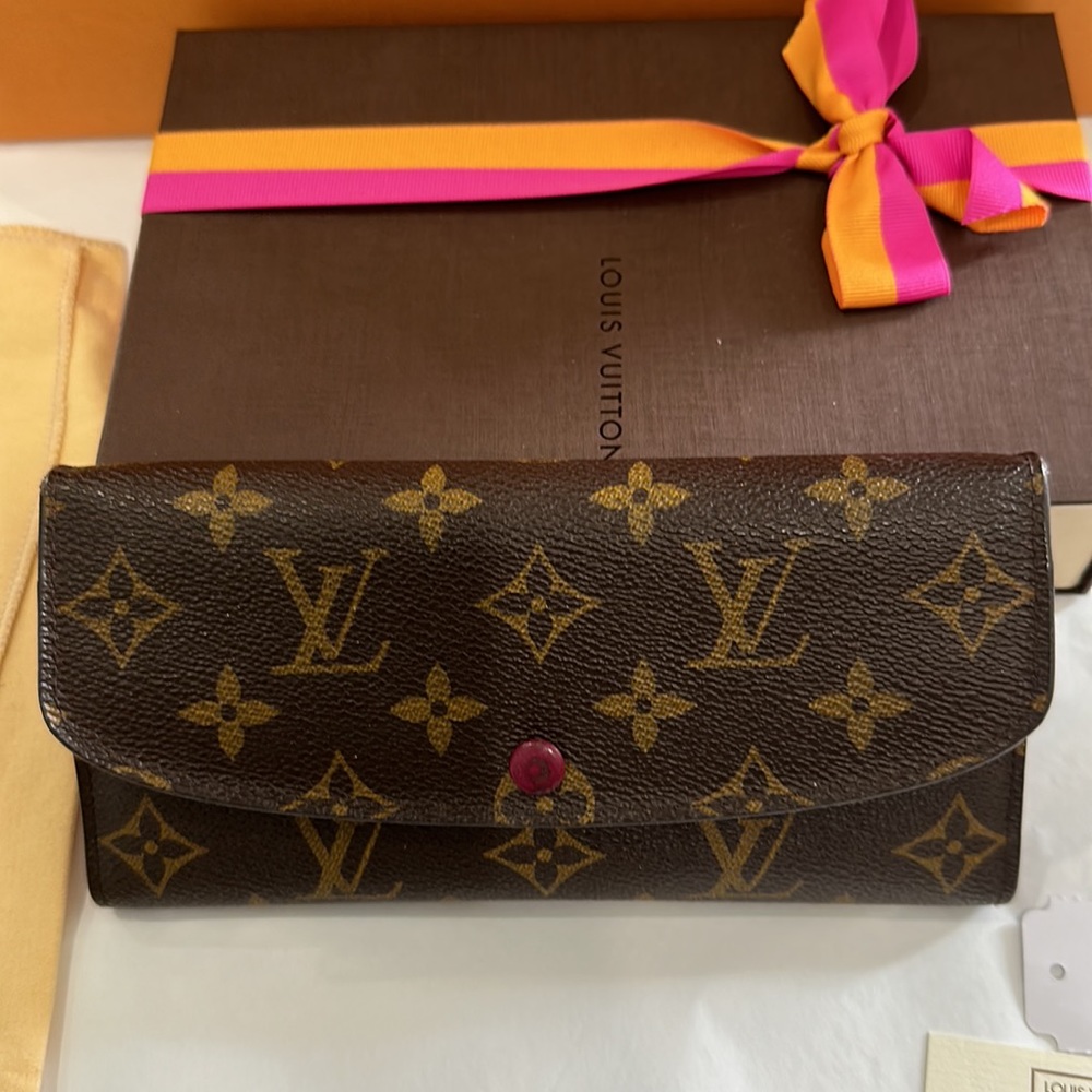 ❤️ Great condition AUTHENTIC Elimie wallet Louis Vuitton